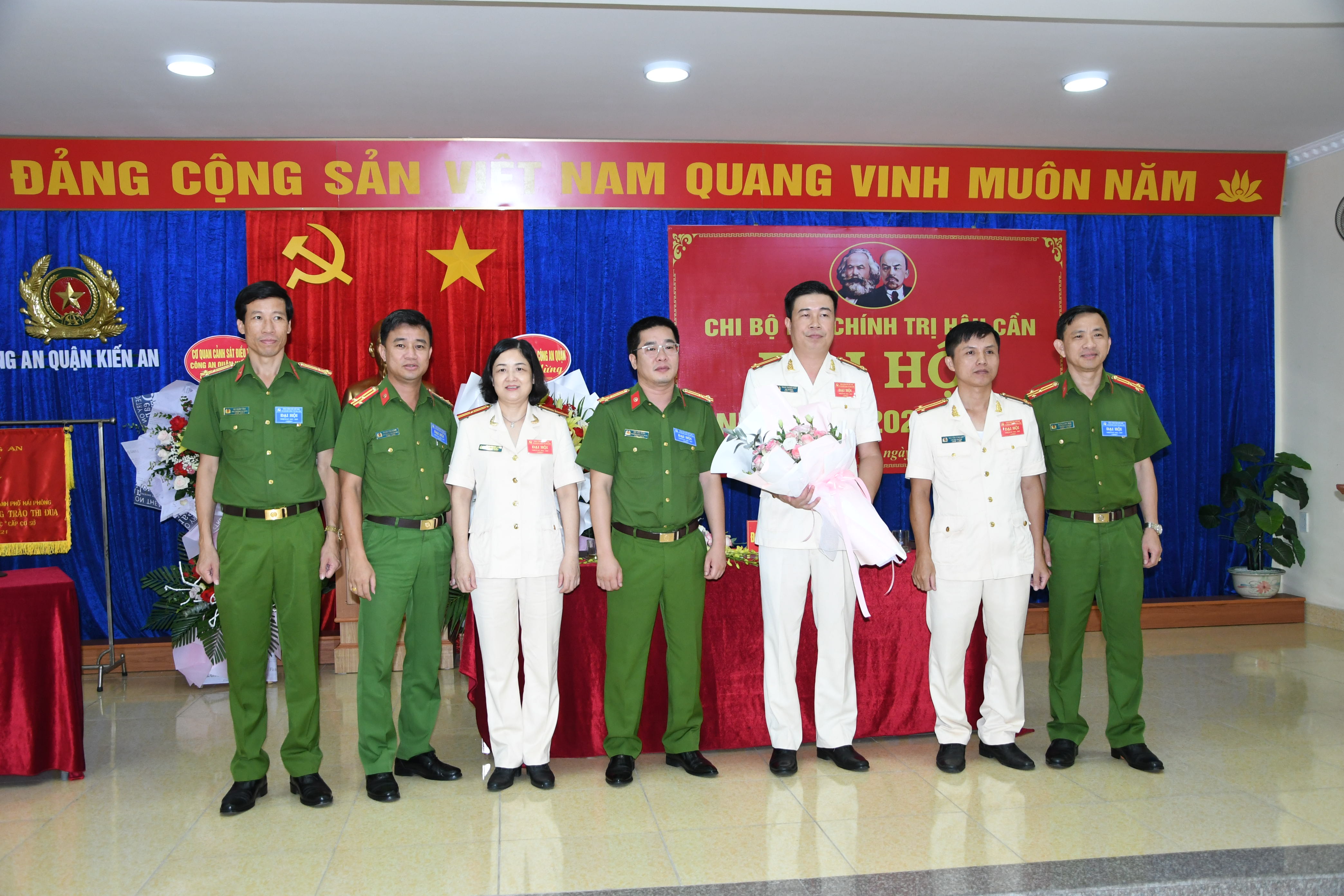  Chi bộ Đội chính trị hậu cần (Công an quận Kiến An): Tổ chức thành công đại hội điểm chi bộ nhiệm kỳ 2022-2025